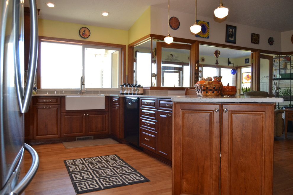 Kitchen - kitchen idea in Seattle
