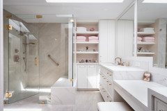 8 New Bathrooms With Inspiring Curbless Showers
