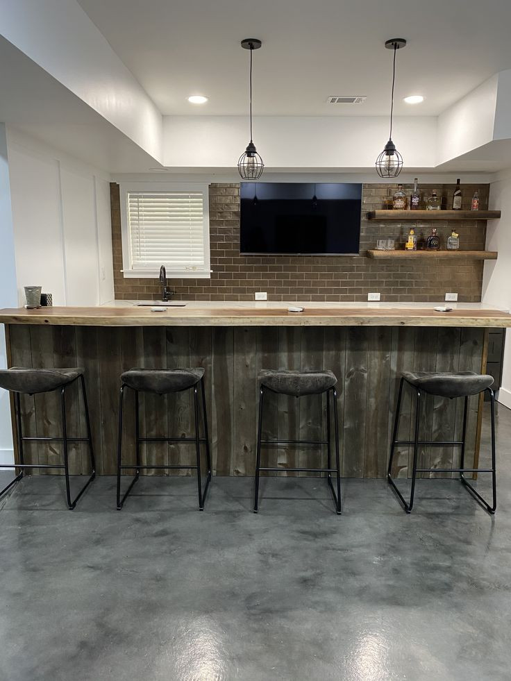 Inspiration for a rustic kitchen remodel in New York