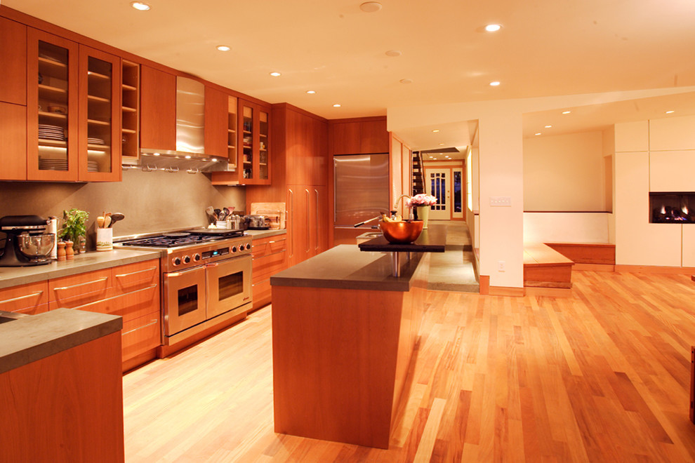 Inspiration for a modern kitchen in San Francisco.