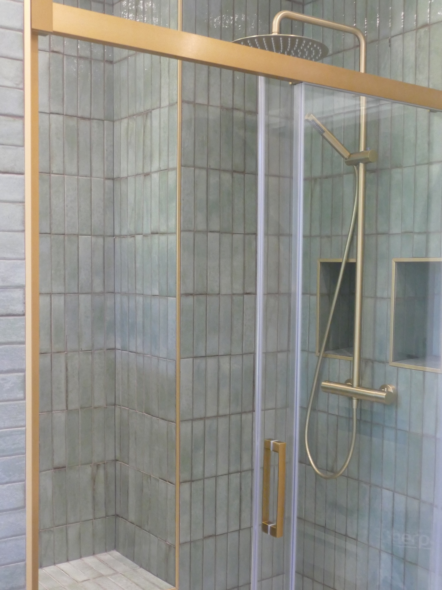 Salle de bain italienne en Zellige verts