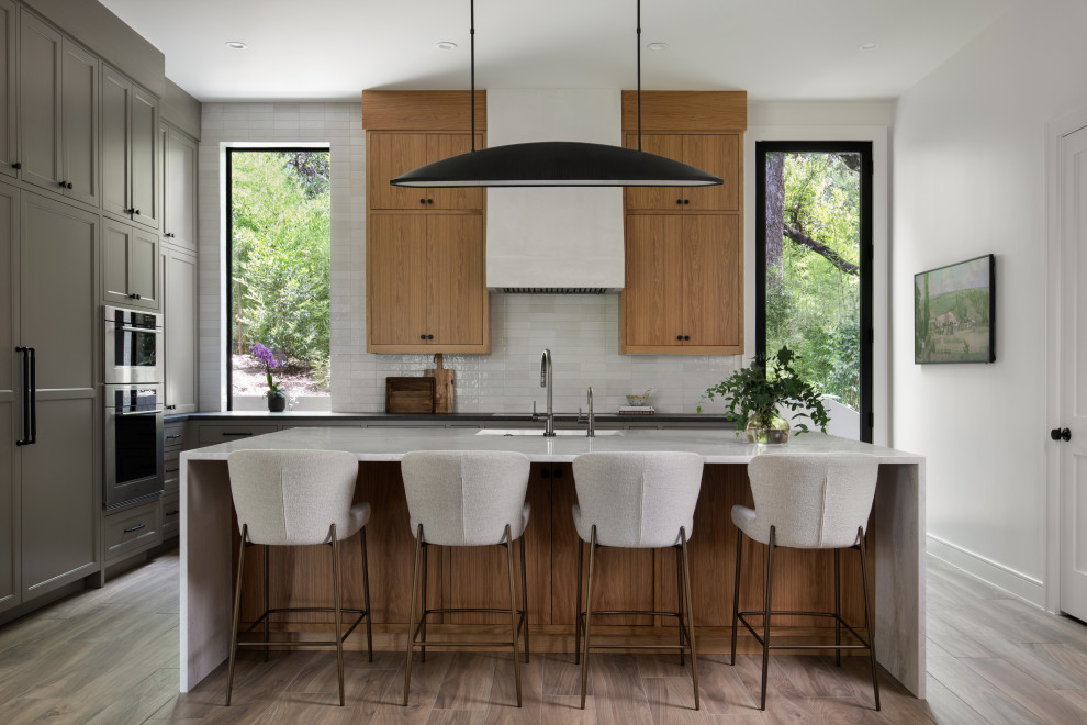 Inspiration for a transitional kitchen remodel in Austin