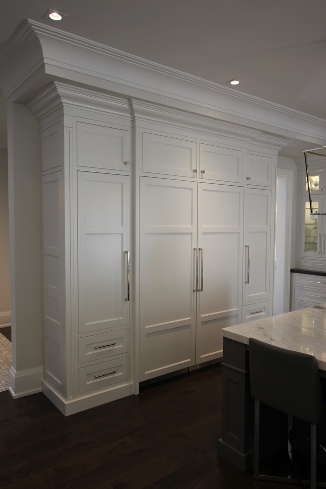 Home design - transitional home design idea in Toronto
