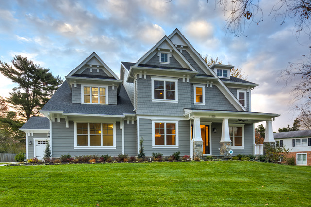 Front Elevation american-craftsman-haeuser