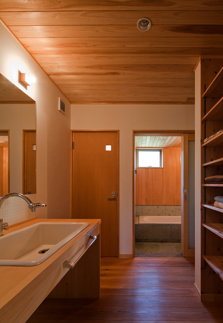 野田の里山に暮らす家 bagno-di-servizio