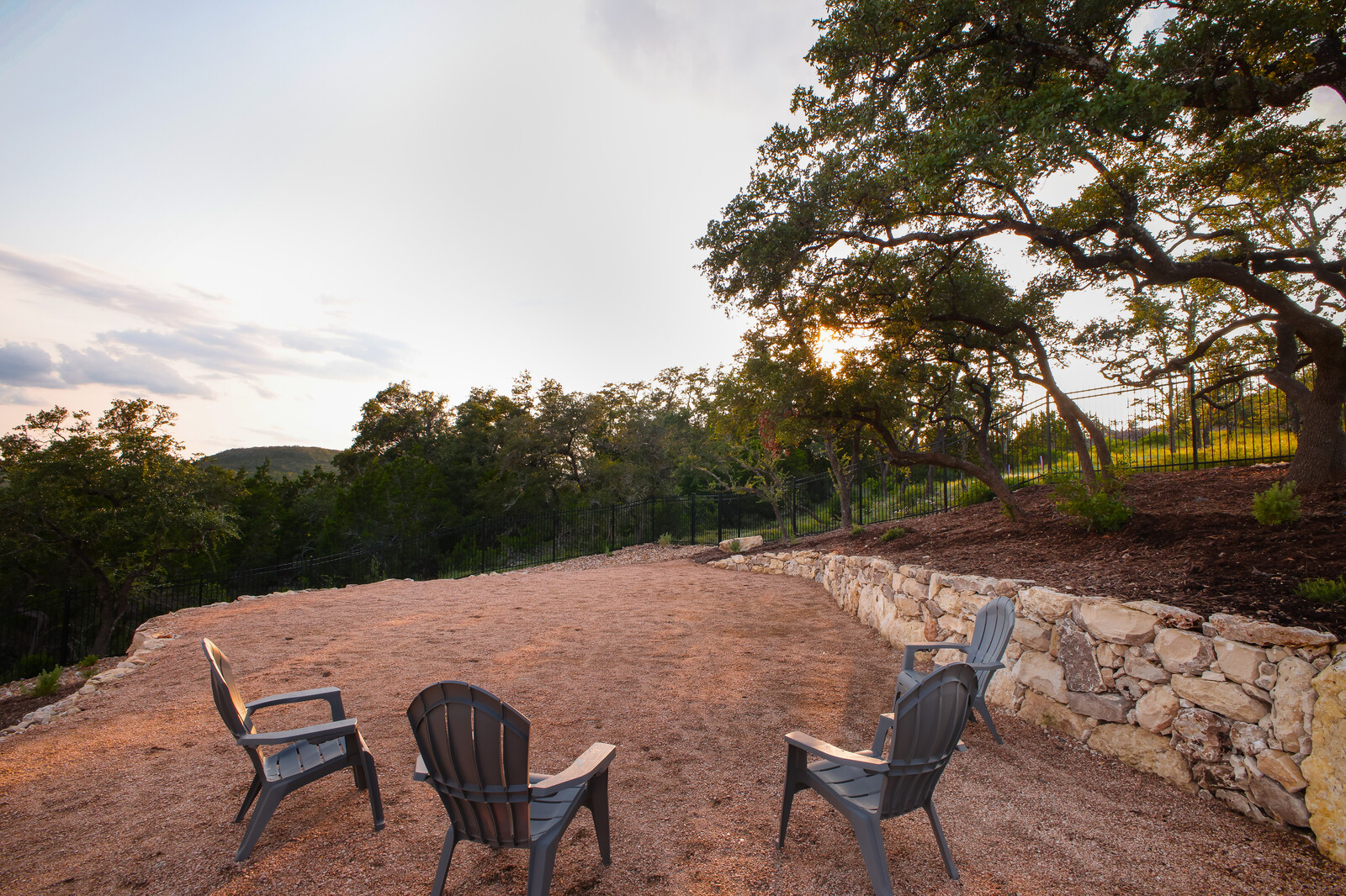 Modern: 4,950 ft², 4 BR/4 BA/2 ST home
