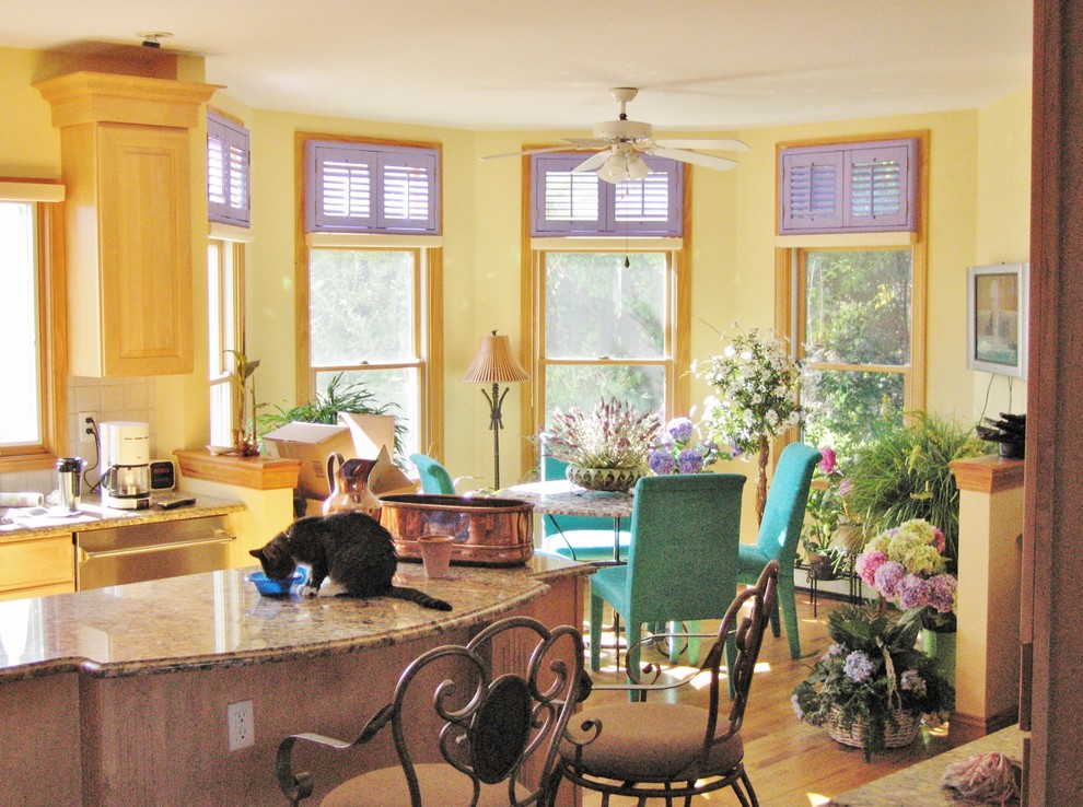 Inspiration for a timeless kitchen remodel in New York