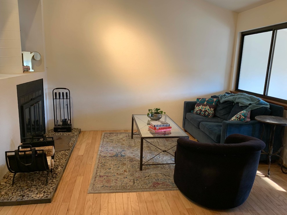 How to balance/arrange home office in living room, please!