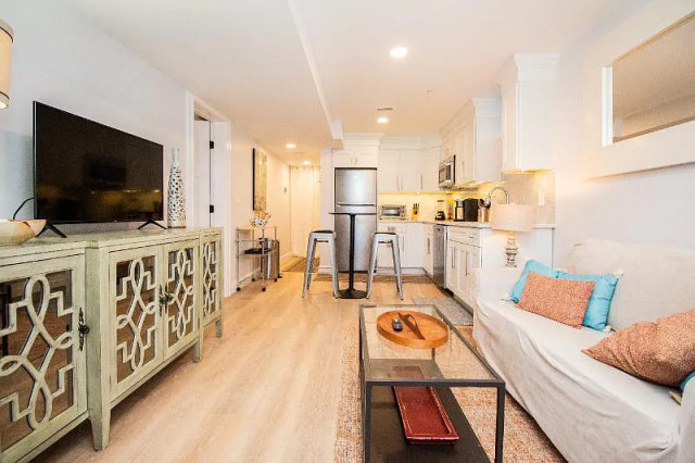 Brookline Three-Decker contemporary-vardagsrum