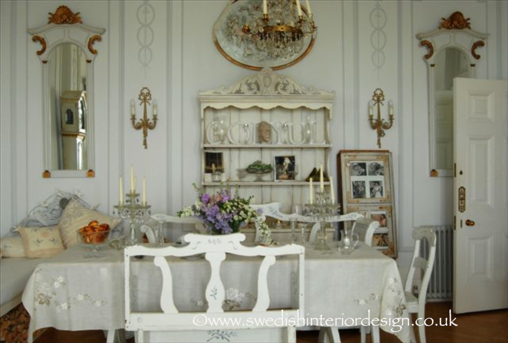 Classic dining room in London.