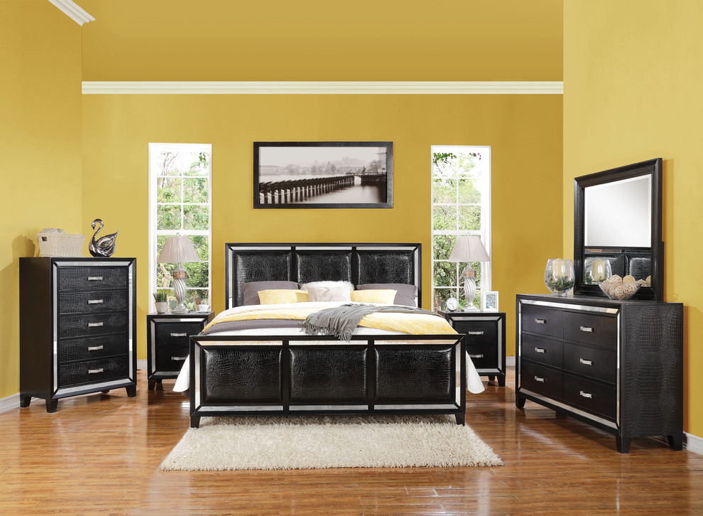 Example of a classic bedroom design in Los Angeles