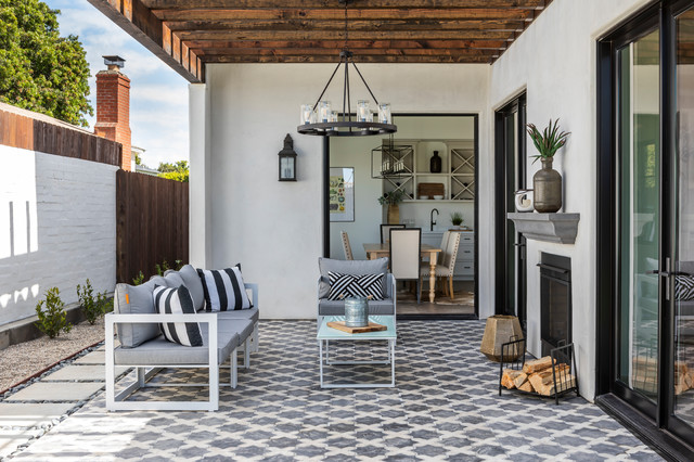 Spanish Style Patio With Fireplace Mediterranean Patio Los