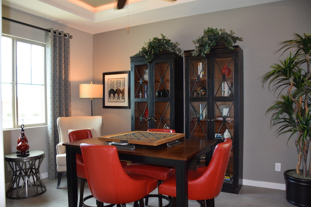 Transitional home design photo in Phoenix