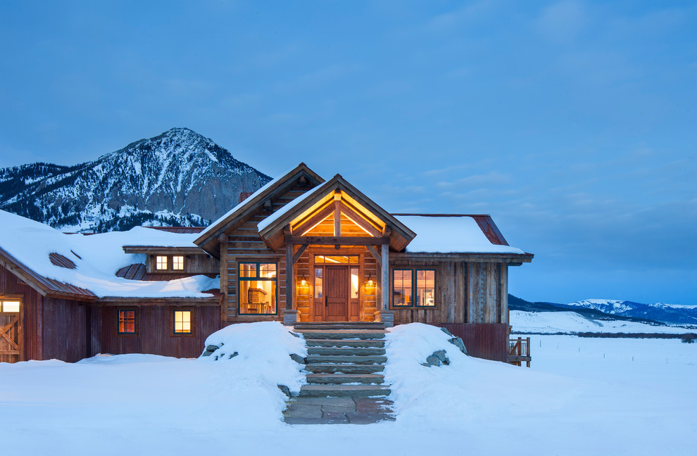 Home design - rustic home design idea in Denver