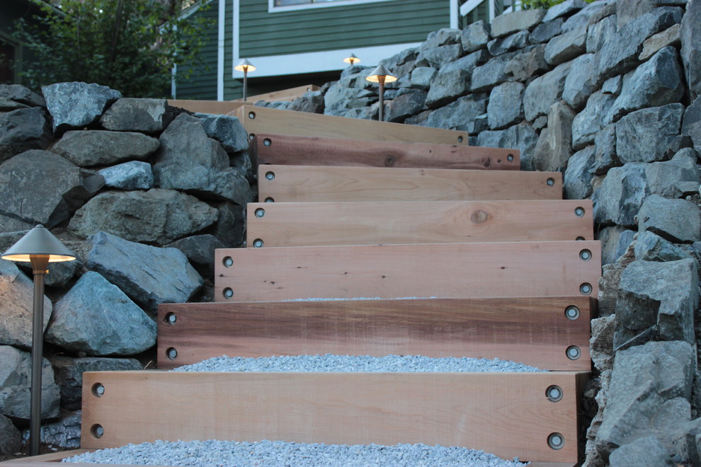 Example of a mountain style home design design in Seattle