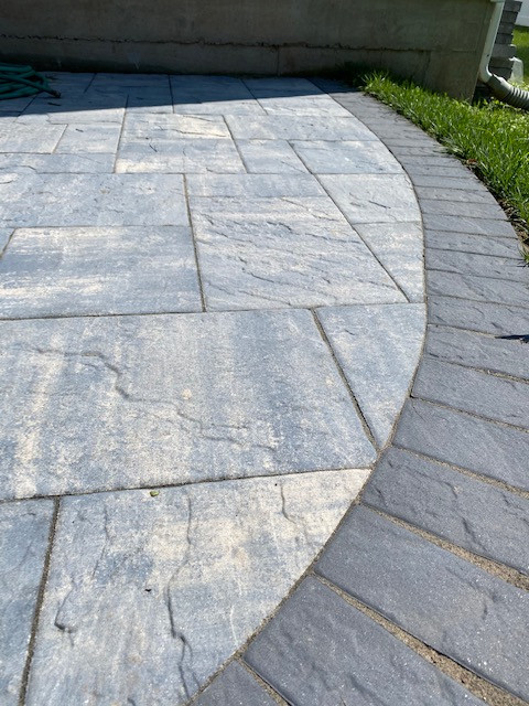 Curvy patio- Montauk Blue with coal border