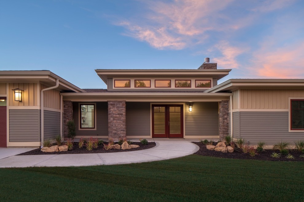 Medium sized contemporary home in Cincinnati.