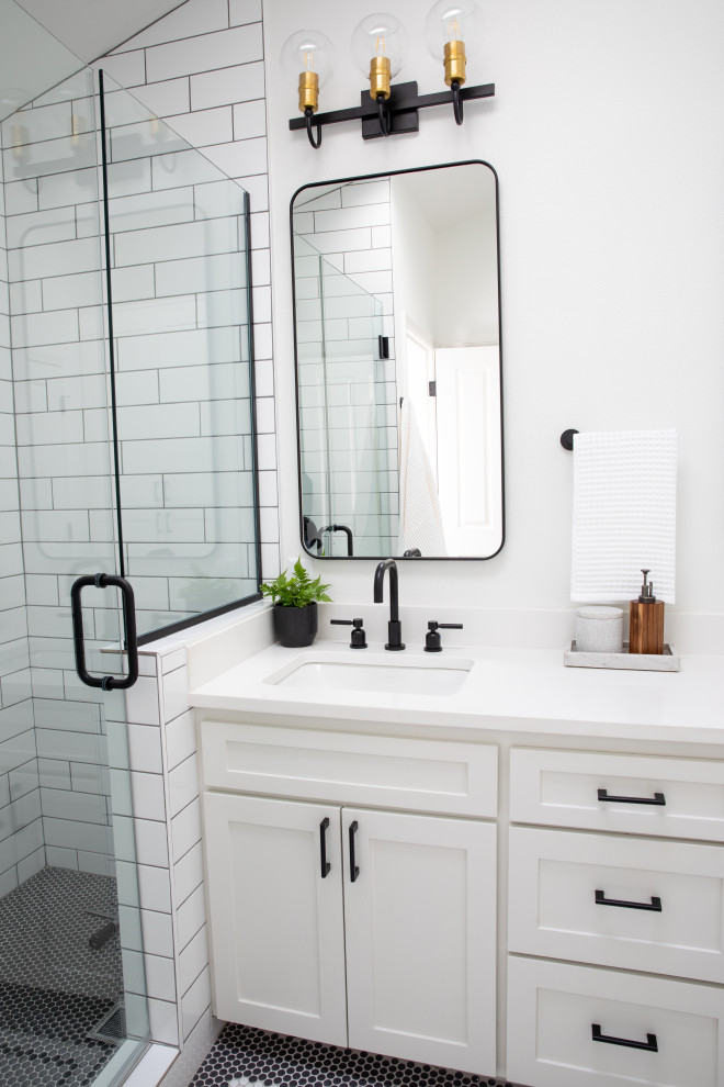 Bathroom - transitional bathroom idea