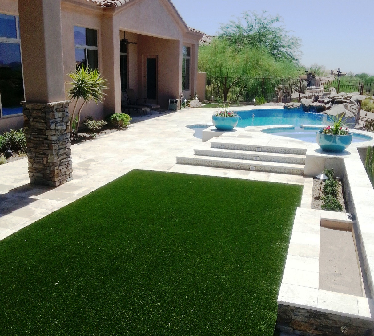 Sierra Norte--Synthetic Lawn