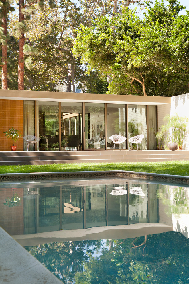 Photo of a midcentury pool in Los Angeles.