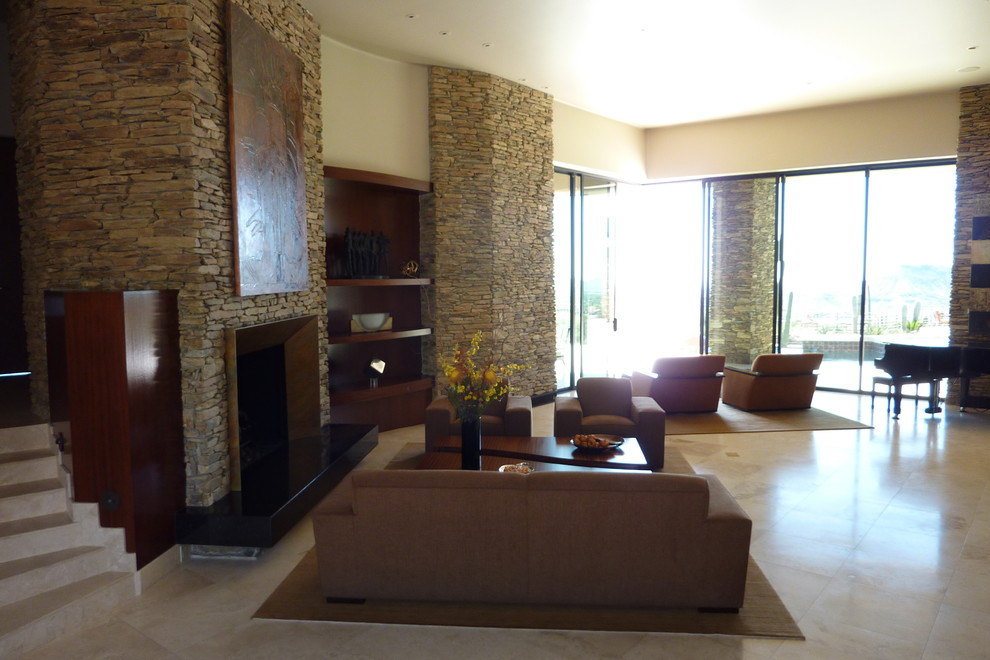 Example of a transitional home design design in Orange County