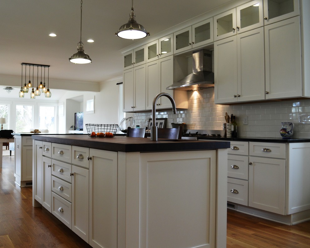 Crisp Modern Cottage