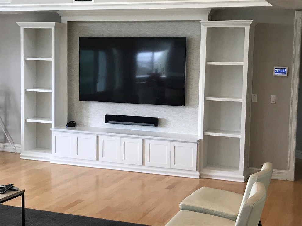 Inspiration for a transitional home design remodel in Miami