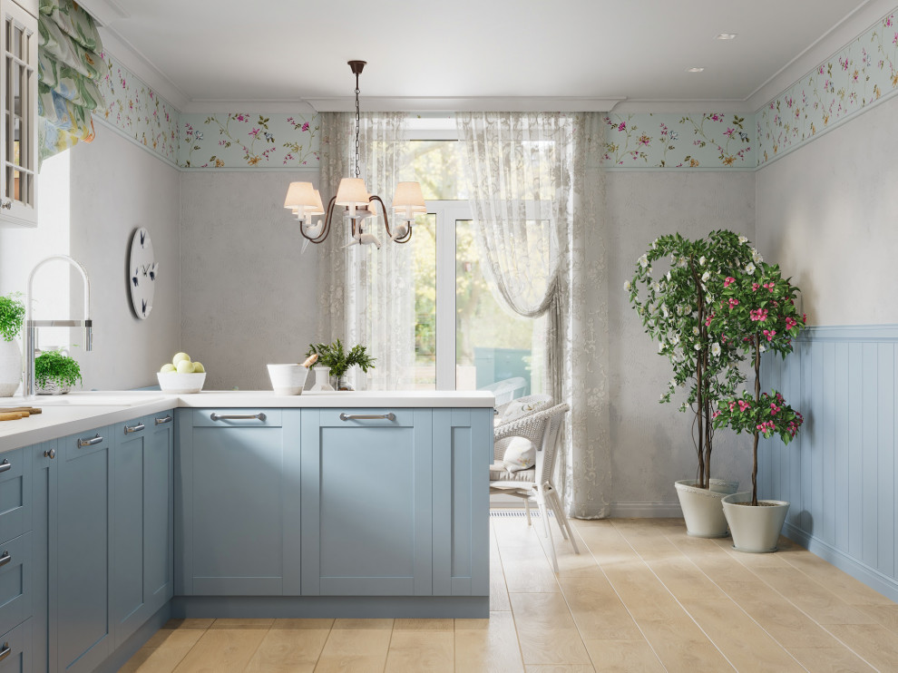 Коттедж. Птицы в доме. Кухня