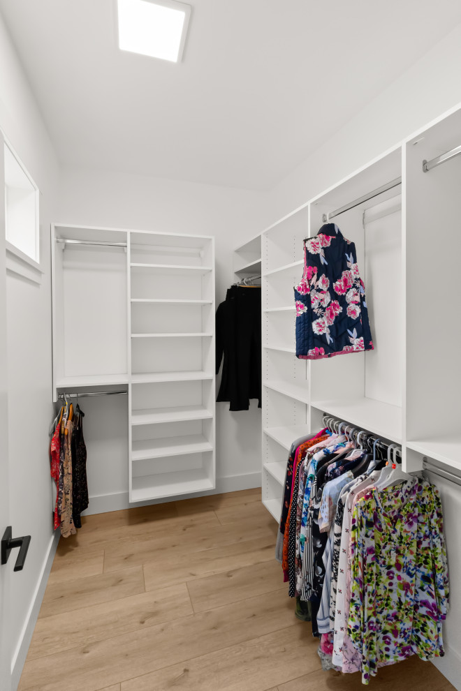 Design ideas for a contemporary storage and wardrobe in Vancouver.