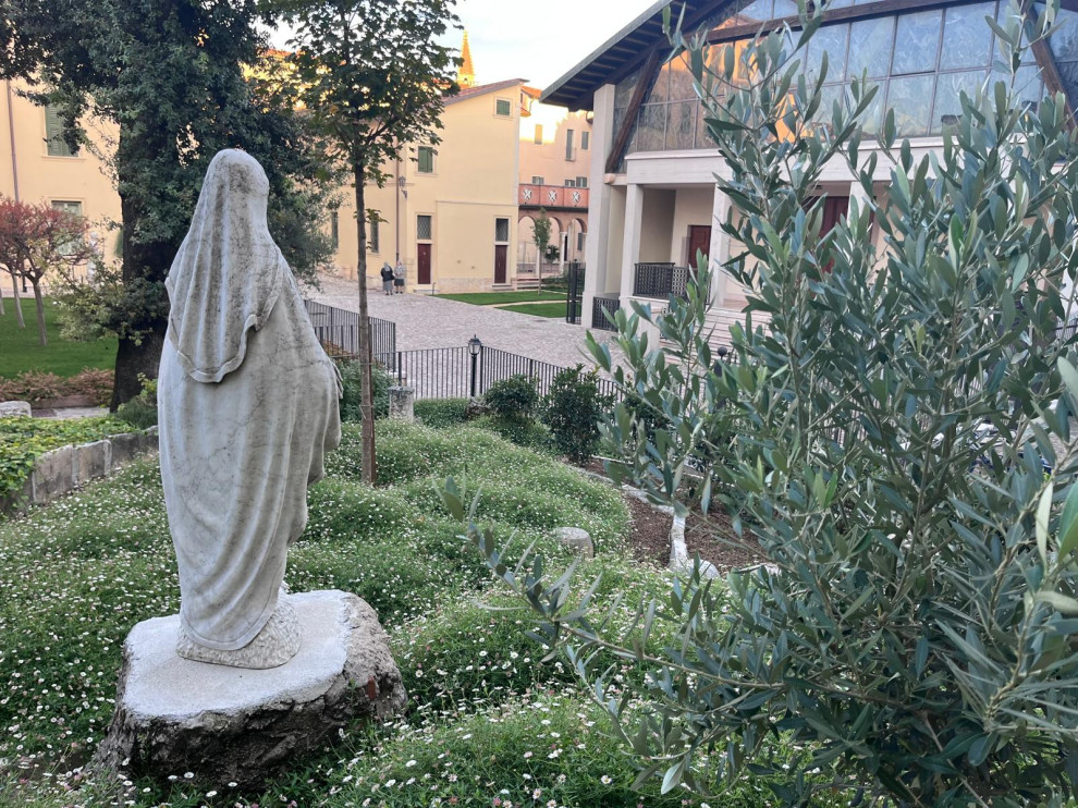 Riqualificazione giardino interno ad un istituto ecclesiastico