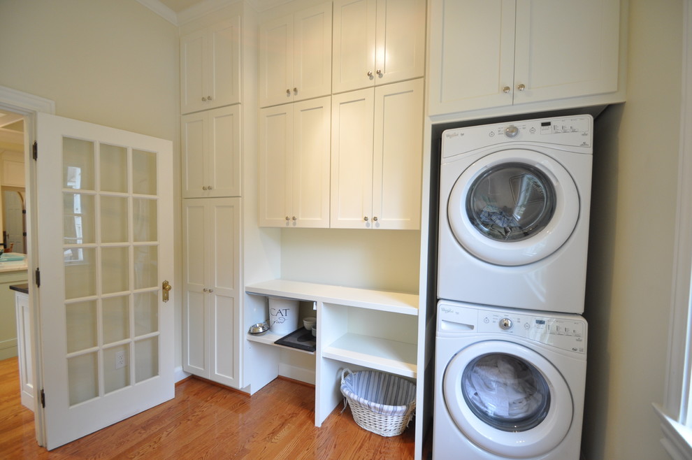Inspiration for a traditional laundry room in Atlanta.