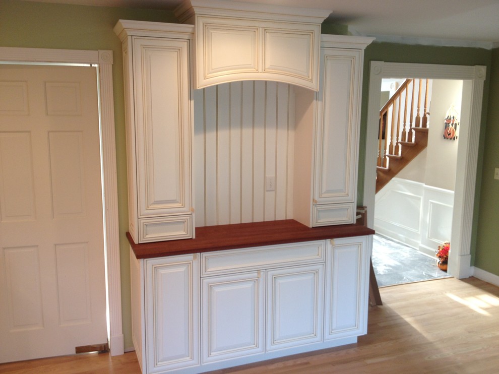 Barrington Kitchen Traditional Chicago by New Visions Custom & Millwork, Inc