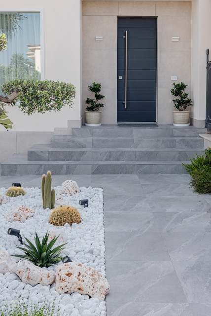 Villa M&G contemporary-entrance