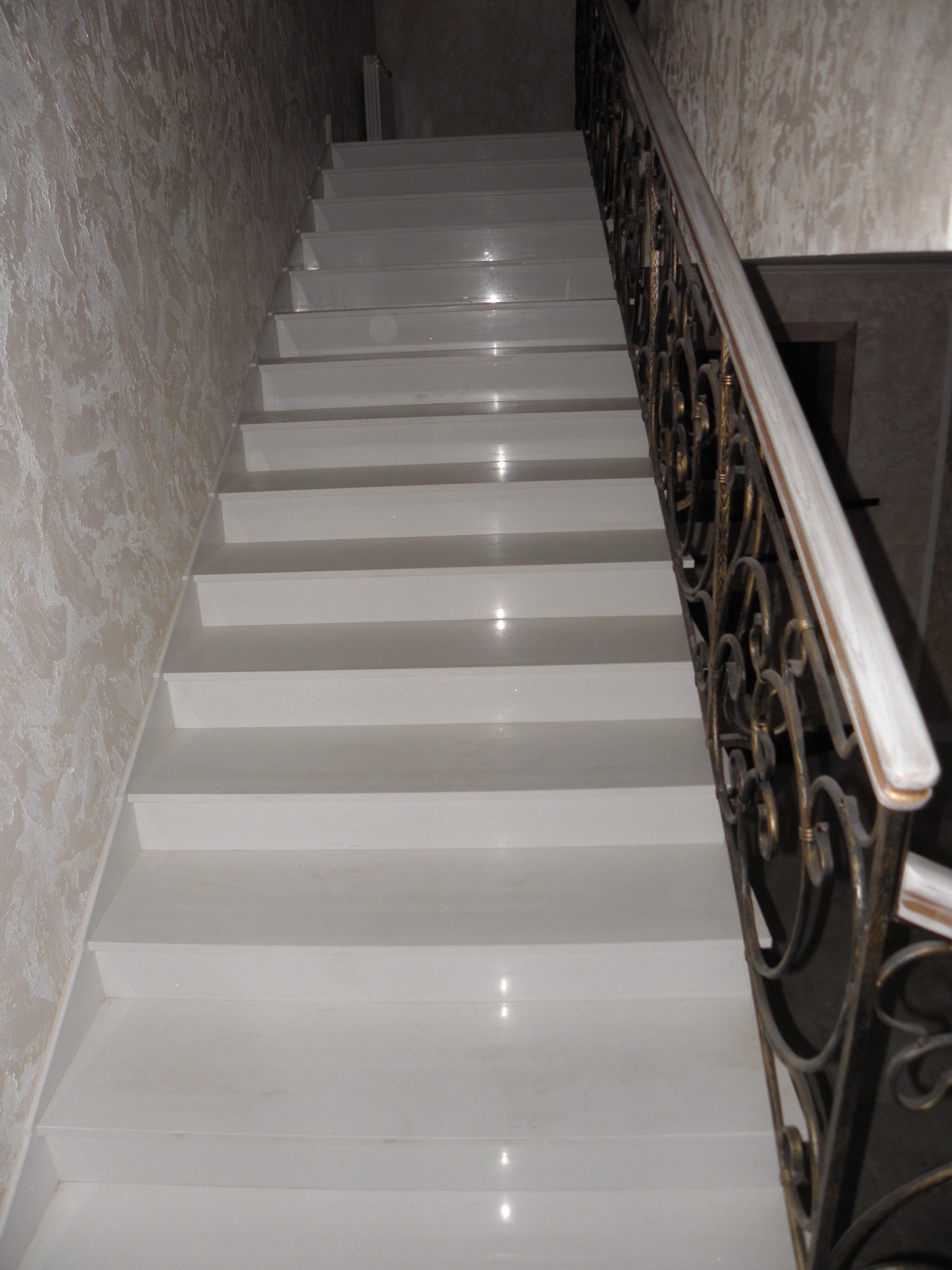 Лестница из композита кварца Tecnistone Brilliant White