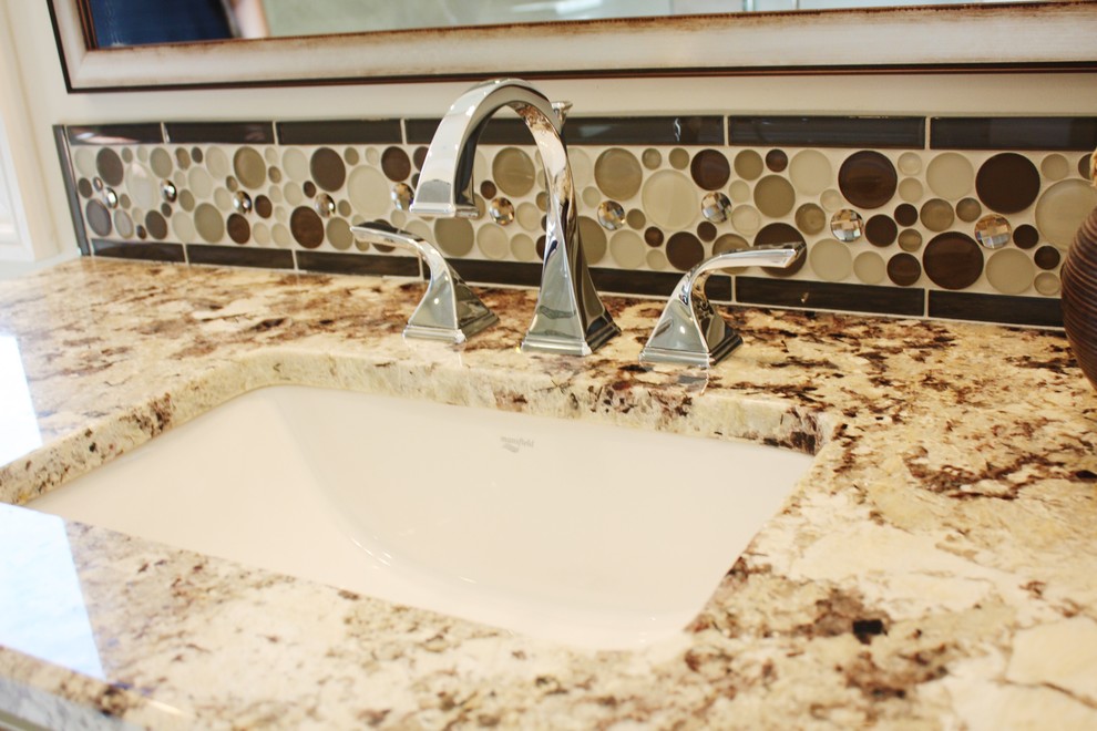 Home design - transitional home design idea
