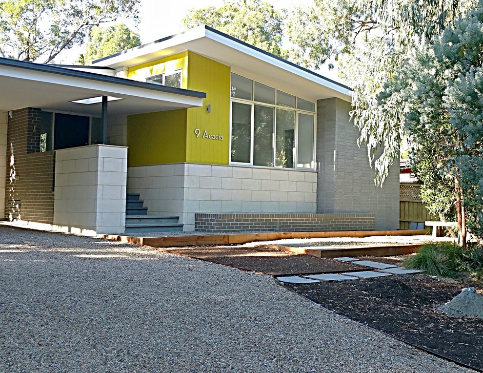 Design ideas for a midcentury exterior in Melbourne.