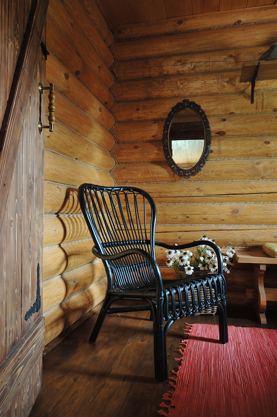 Интерьер бани из бревна