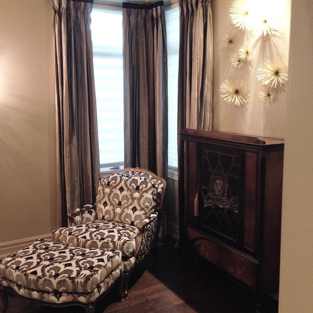 Home design - transitional home design idea in Toronto