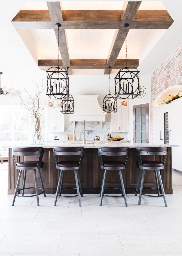 Transitional kitchen photo in Houston