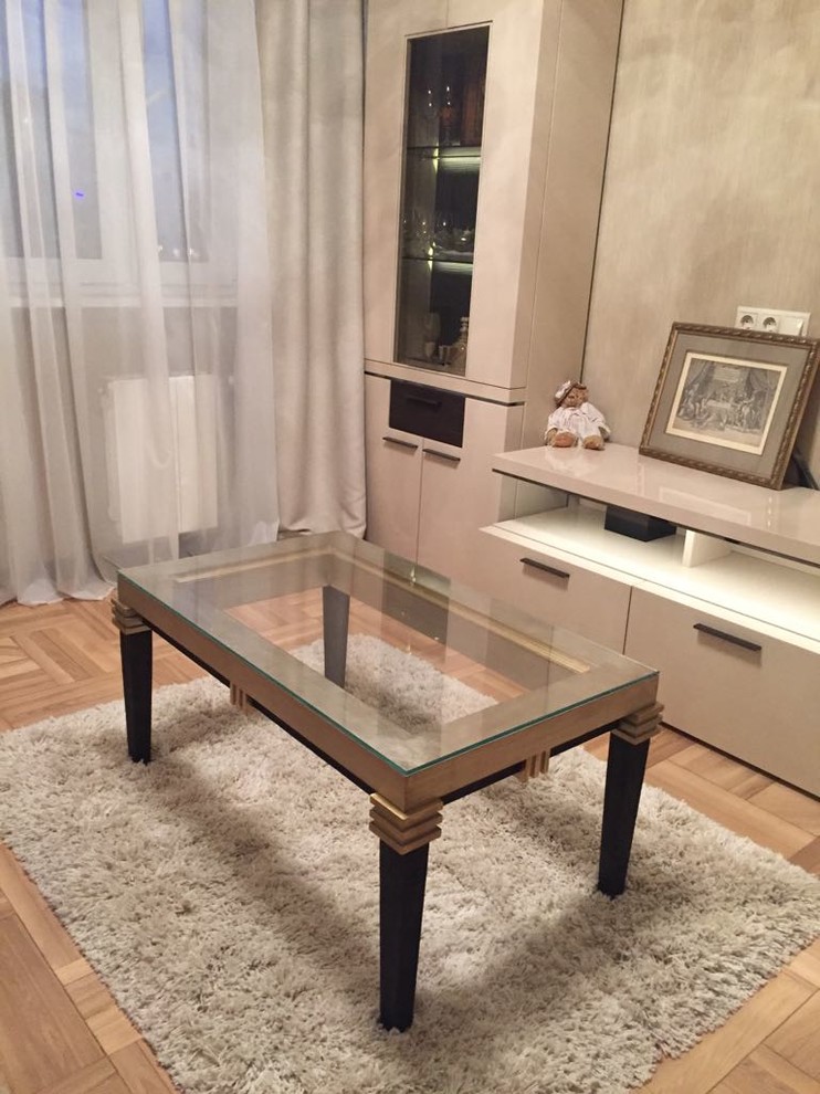 Столик журнальный с поталью