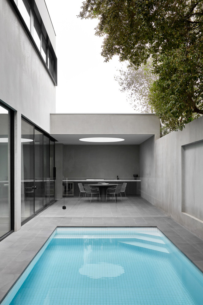 Moderner Pool mit Pooltreppe in Melbourne
