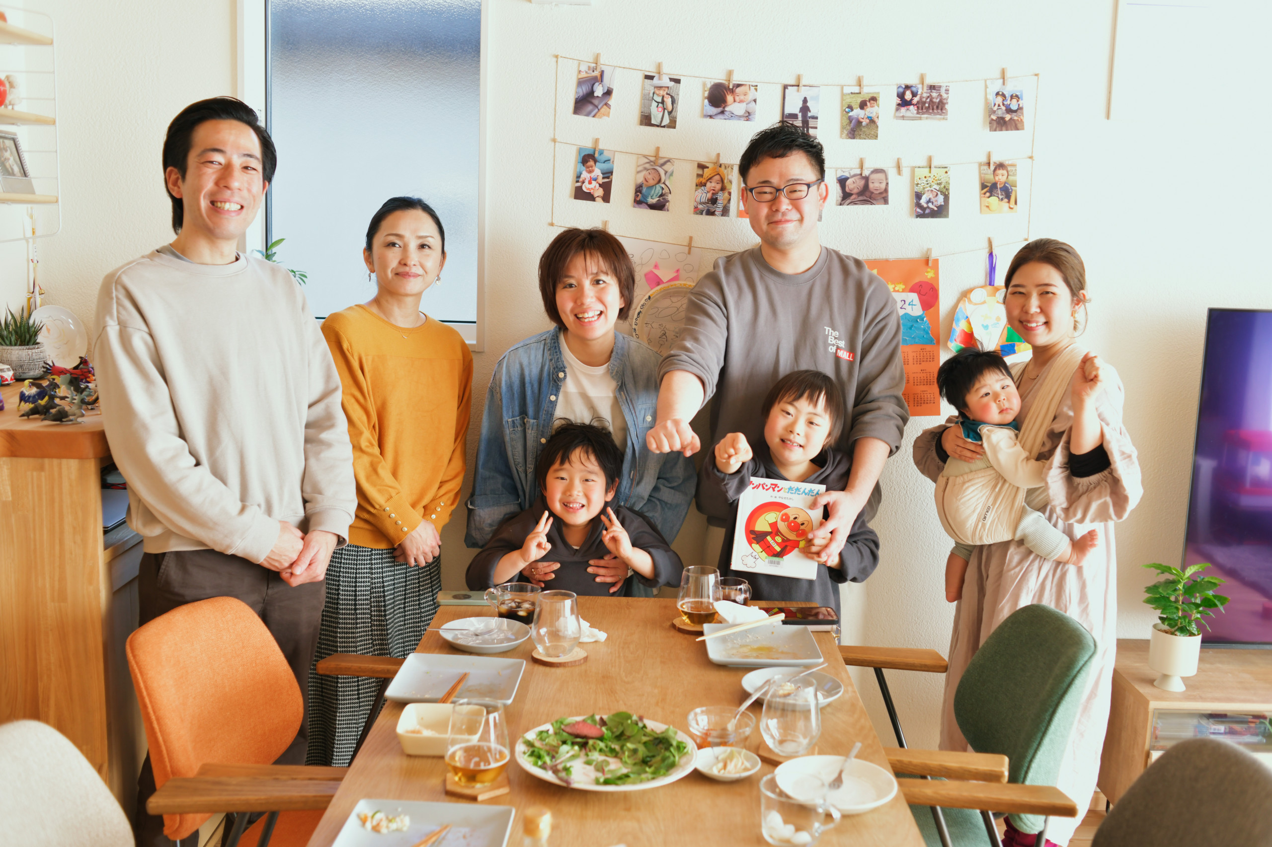 家族の笑顔輝く自然素材の家