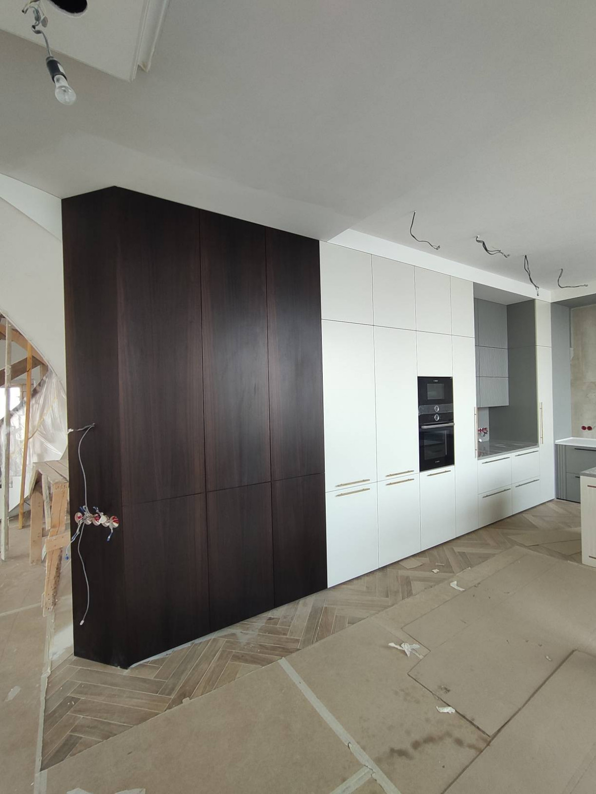 Большой кухонный гарнитур с островом