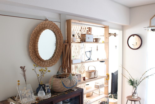 賃貸の部屋でも使える 壁を傷つけない 便利グッズで インテリアを楽しもう Houzz ハウズ