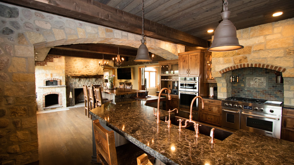Example of a mountain style home design design in Milwaukee