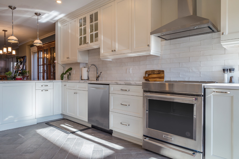Inspiration for a transitional kitchen remodel in Toronto