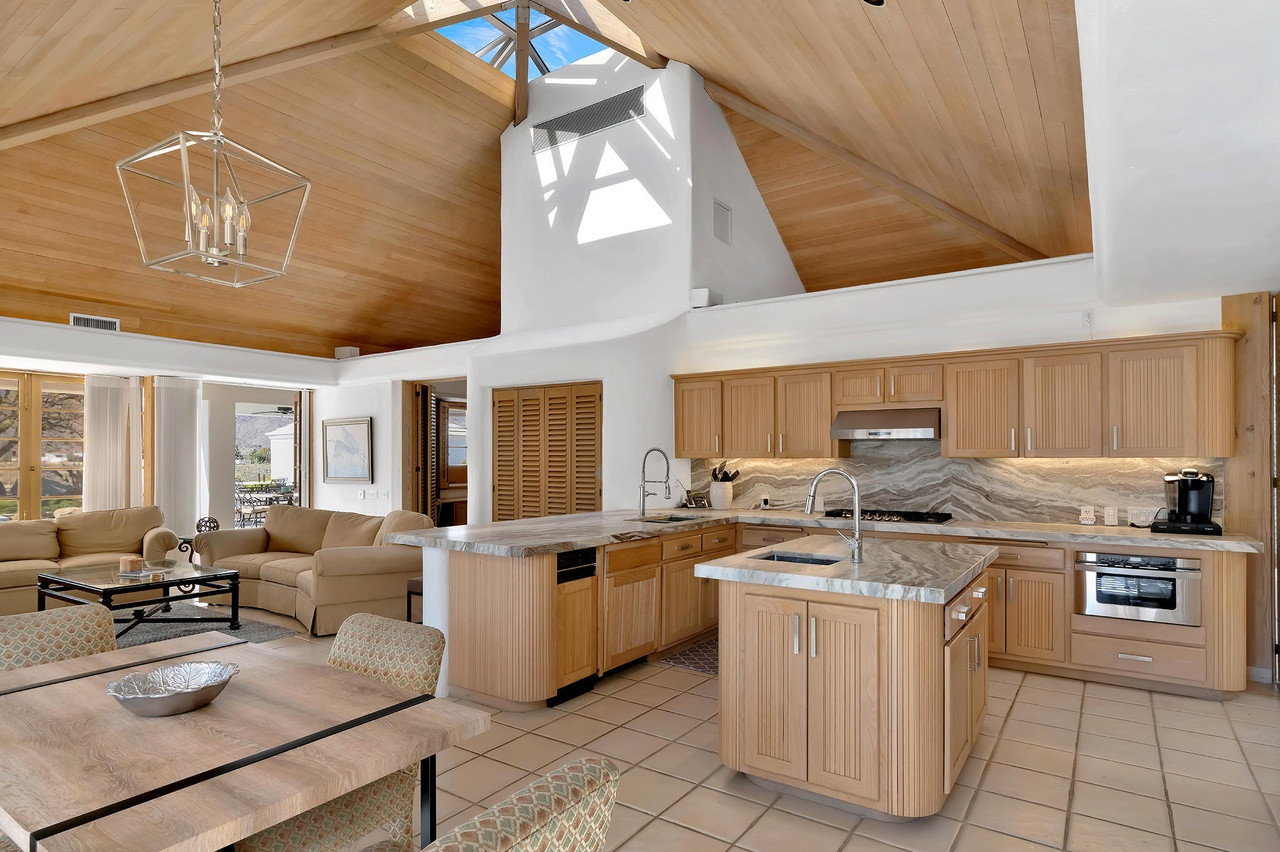 Kaptur house
