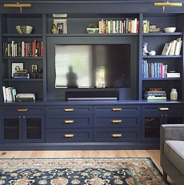 Home design - transitional home design idea in Toronto