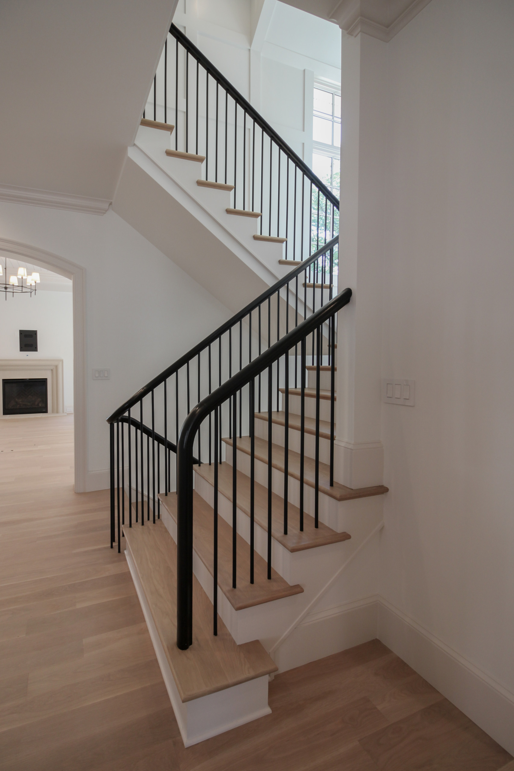 88_Clean & Modern Staircase, Arlington VA 22207