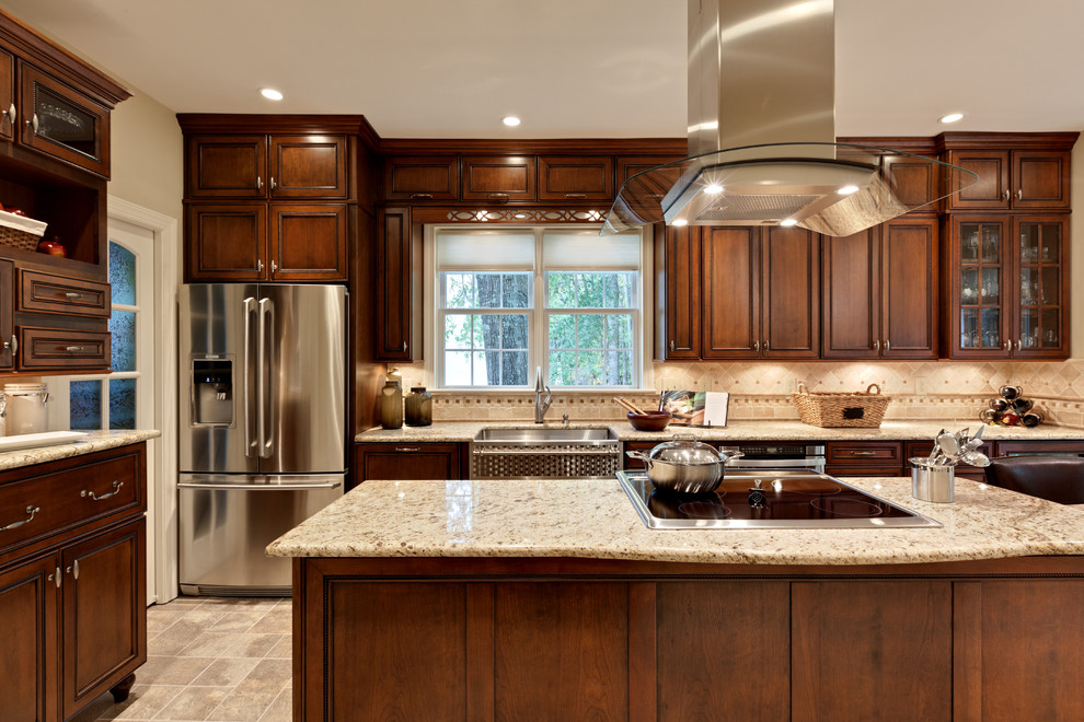 This is an example of a traditional kitchen in Atlanta with a farmhouse sink.